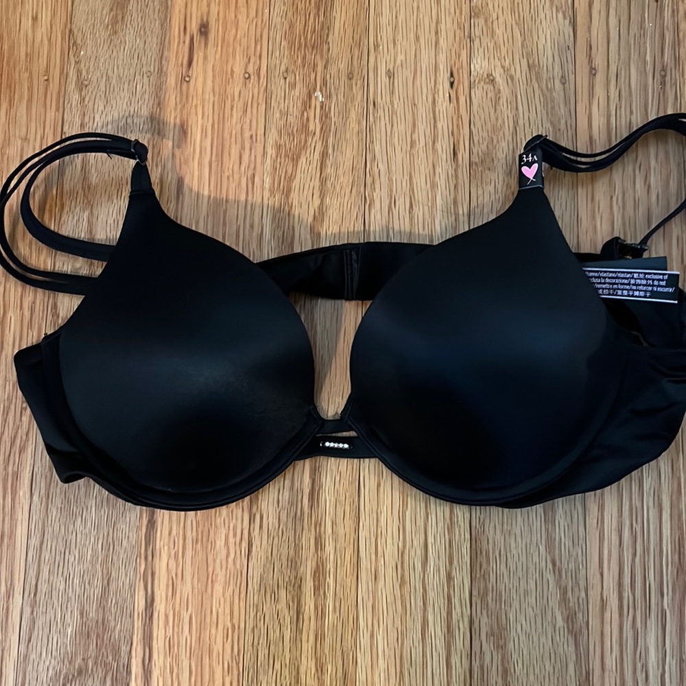 Brand new, never worn Victoria Secret Very Sexy push up bra